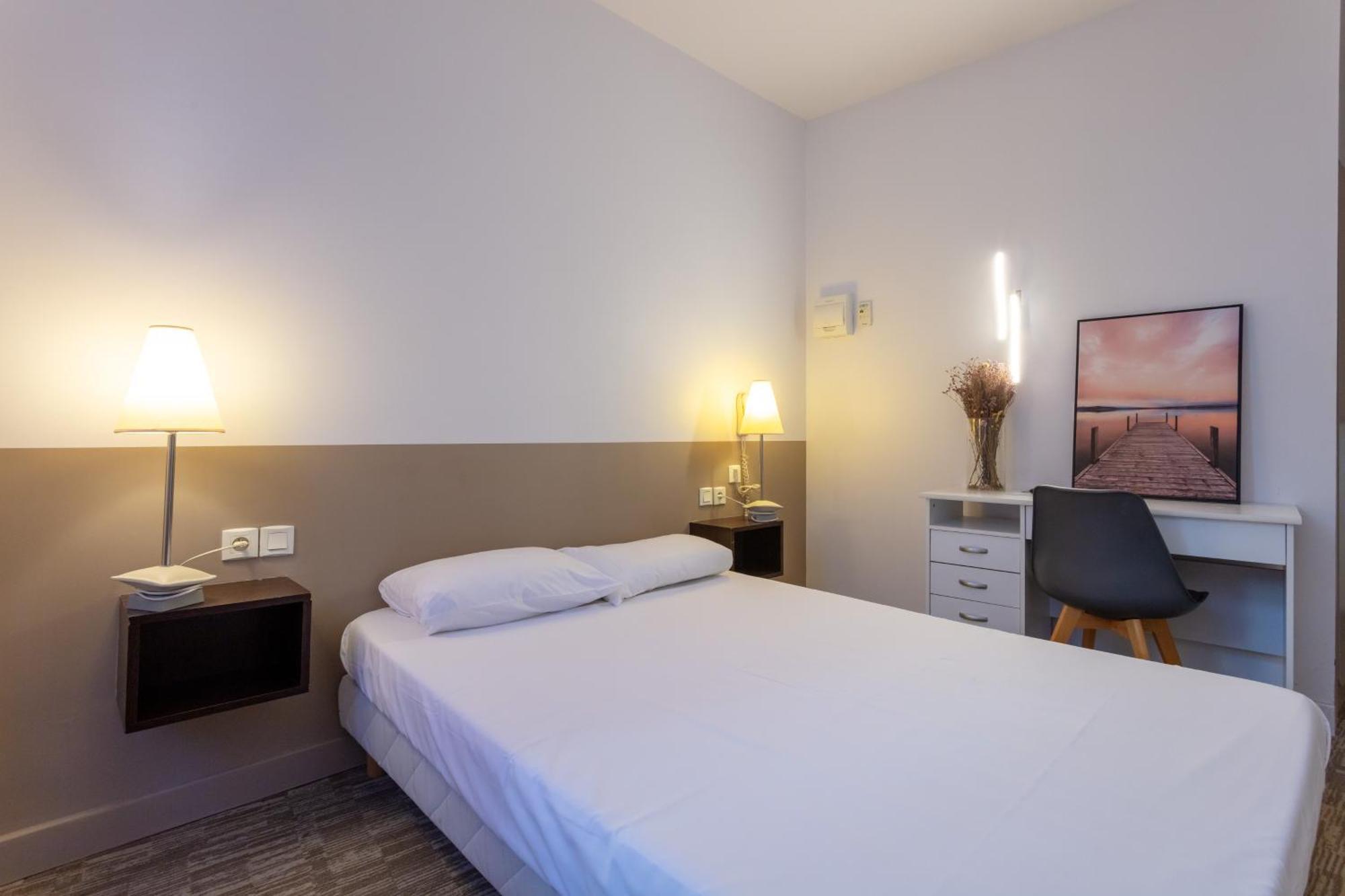 Hotel Du Clocher Rodez Exterior photo