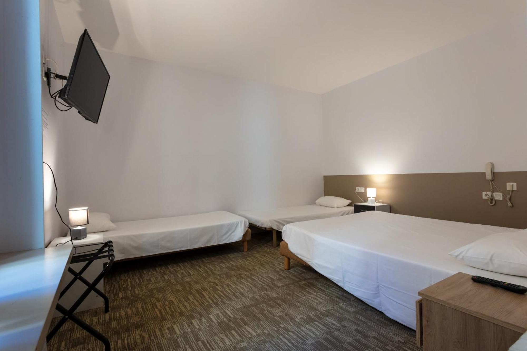 Hotel Du Clocher Rodez Exterior photo