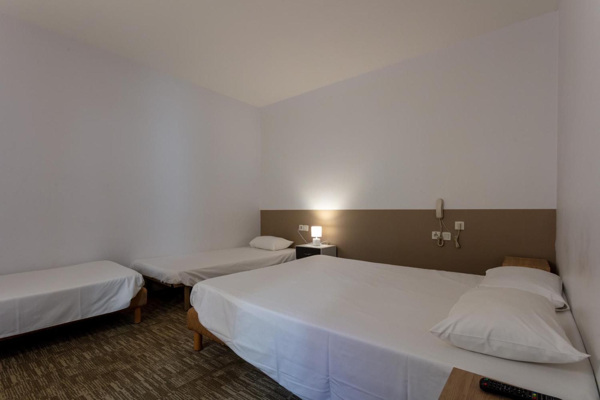 Hotel Du Clocher Rodez Exterior photo