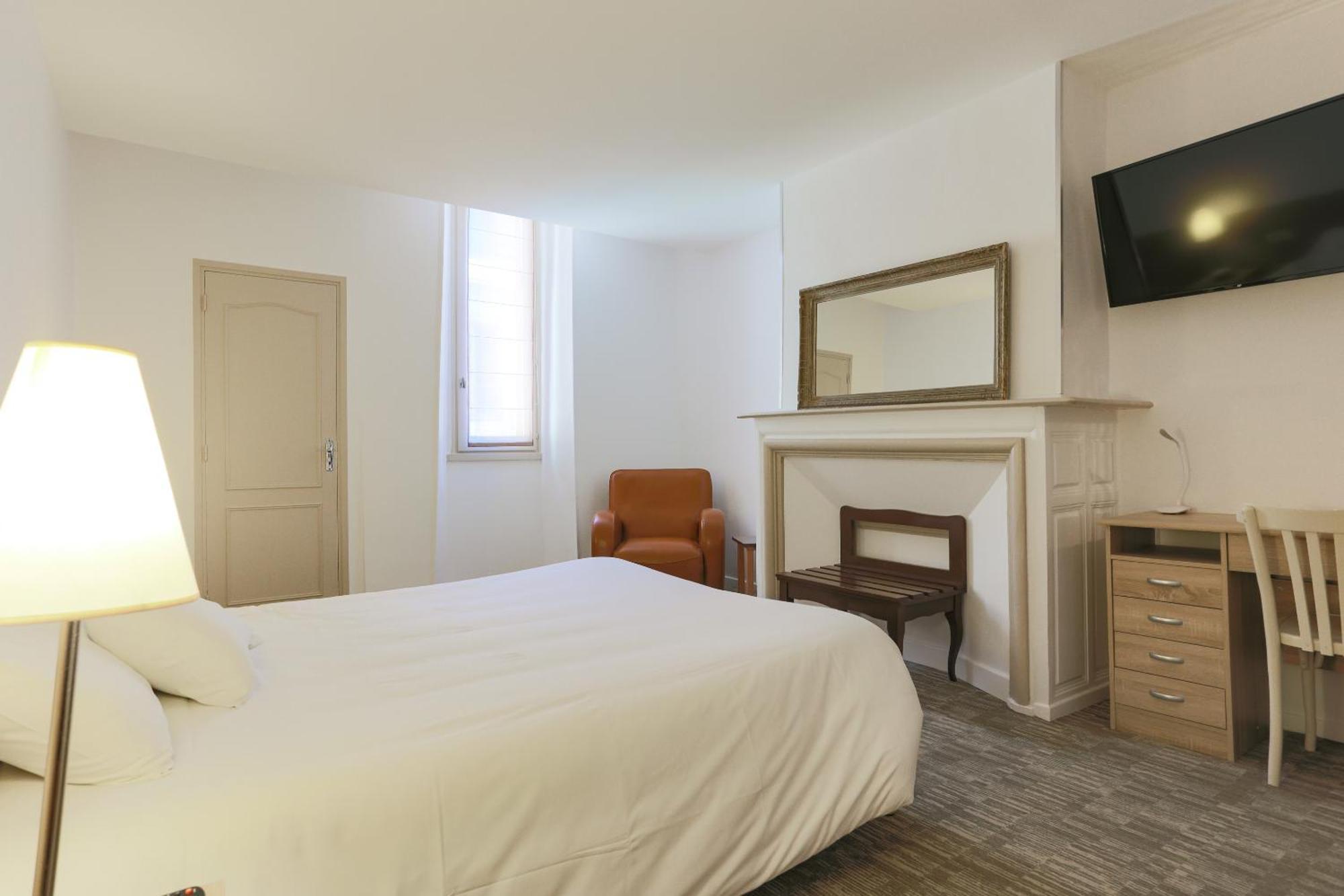 Hotel Du Clocher Rodez Exterior photo