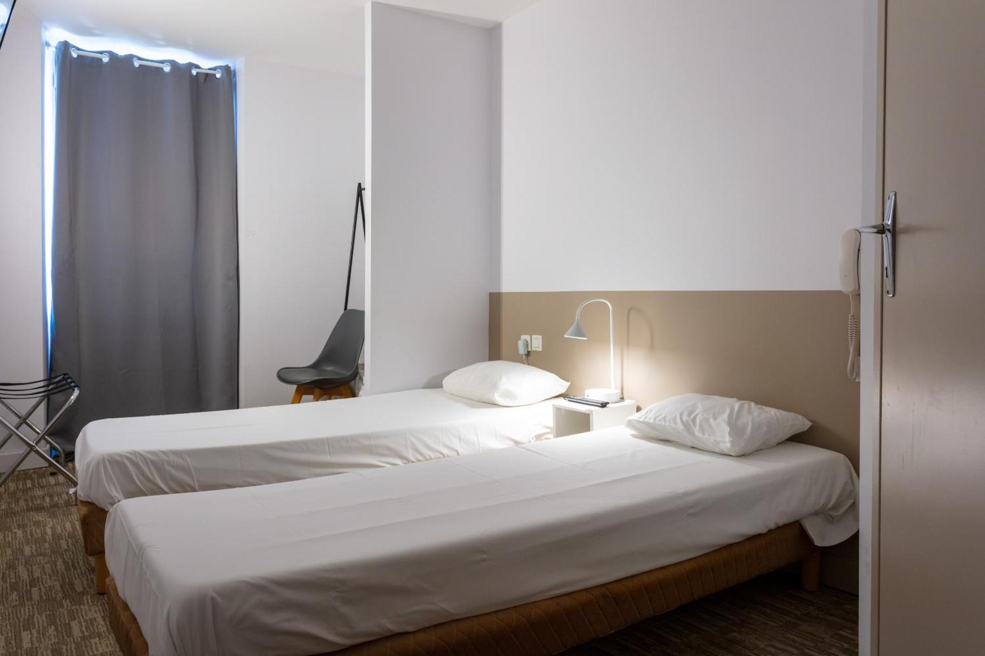 Hotel Du Clocher Rodez Exterior photo