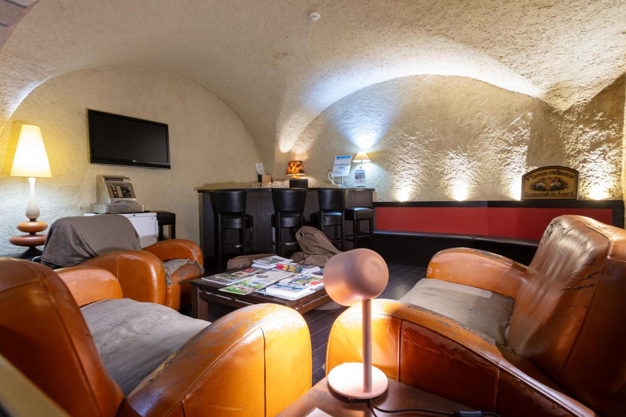 Hotel Du Clocher Rodez Exterior photo